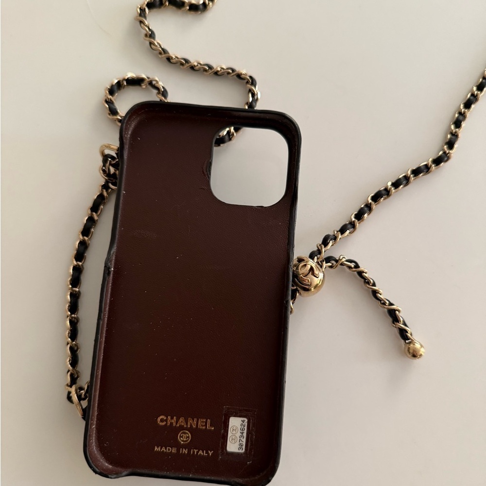 CHANEL 100% Authentic iPhone 12 Pro & 13 Pro Case w Chain & Credit Cards Pocket - Picture 11 of 14